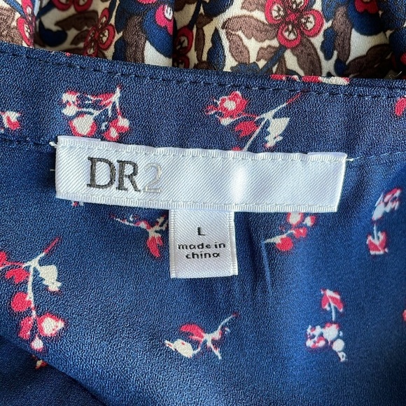 DR2 Navy Floral Print Blouse - Picture 5 of 6